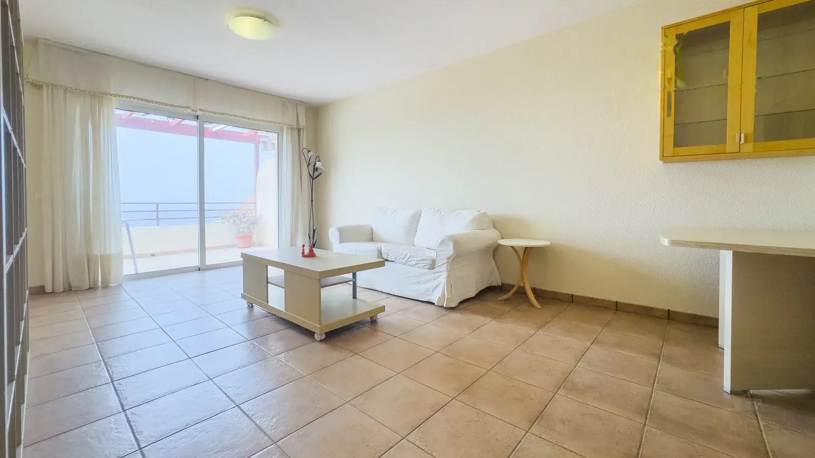 Top-floor apartment with large terrace — El Naranjal residence, El Madroñal — detail view