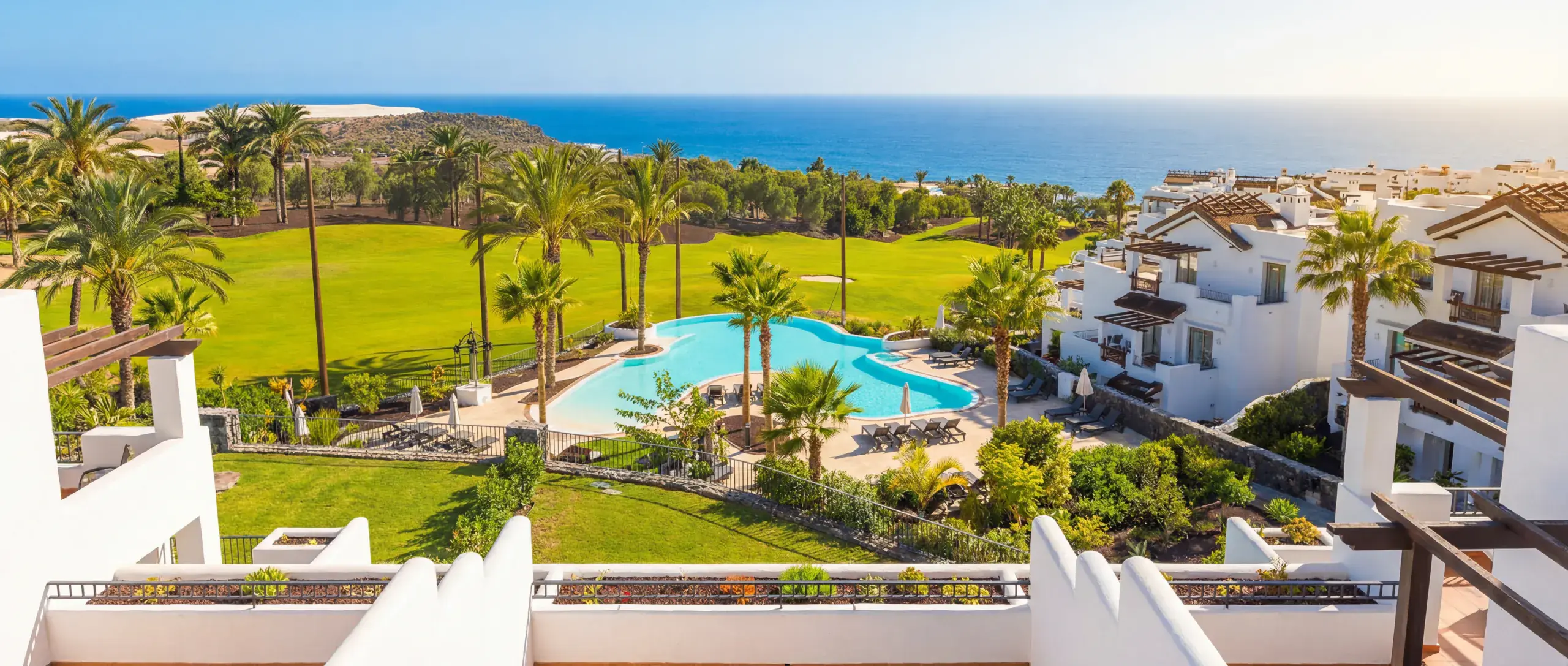 Résidence neuve contemporaine face à l’océan, au sud de Tenerife