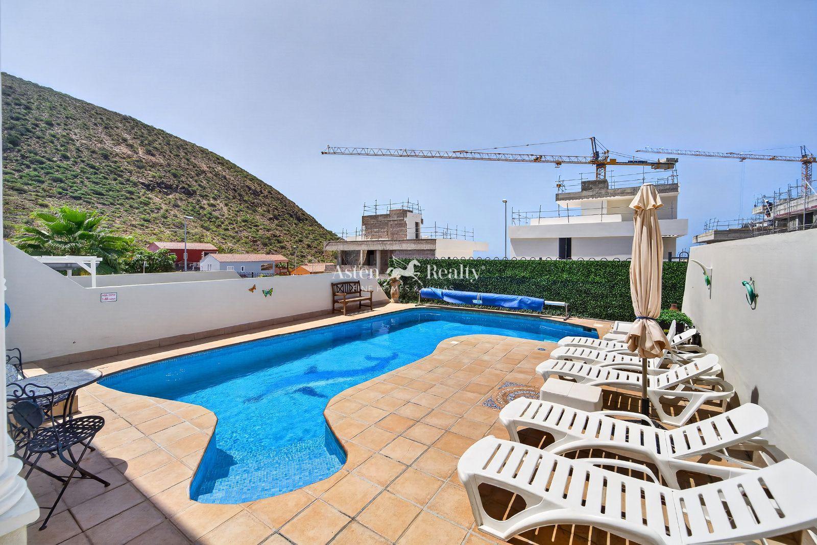 Villa de 4 dormitorios — Los Cristianos — foto 2