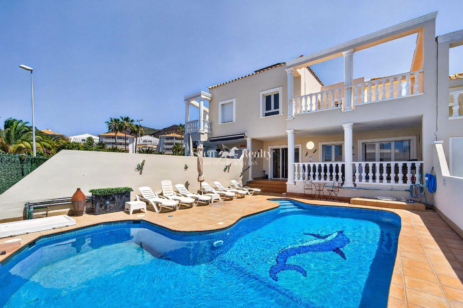 Villa de 4 dormitorios — Los Cristianos — foto 1