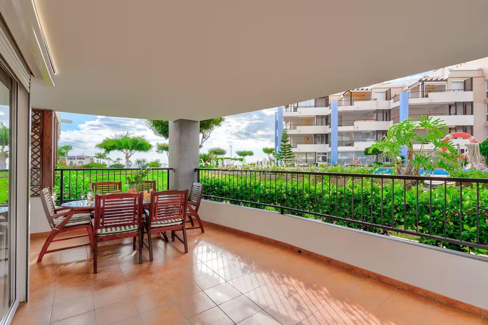 Apartamento de 1 dormitorio — Los Cristianos — foto 1