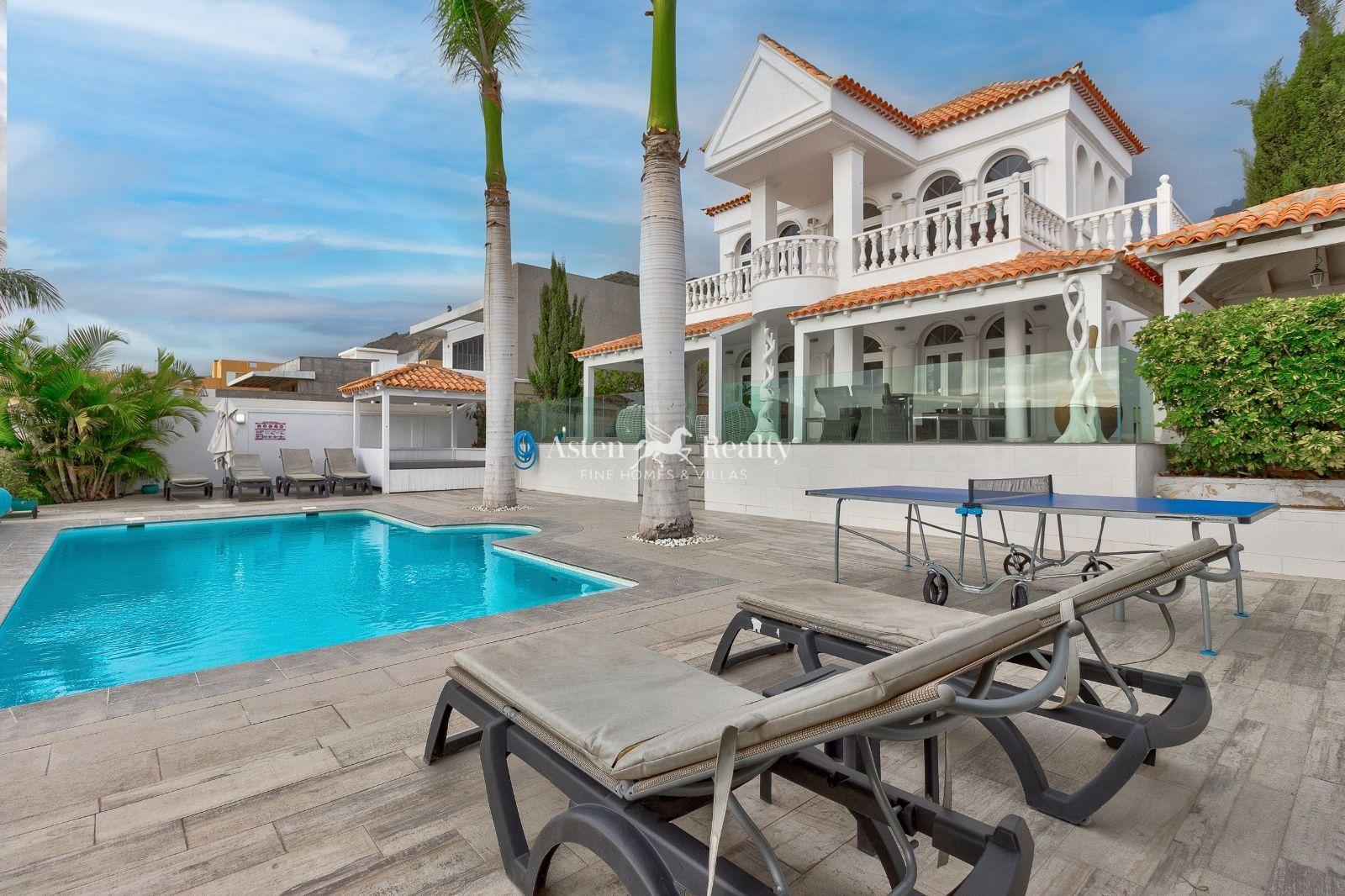 Villa de 4 dormitorios — El Madroñal, Torviscas Alto — foto 1