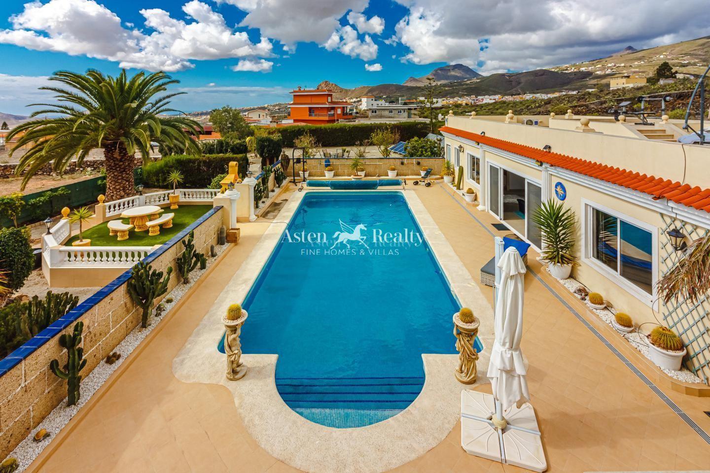6-bedroom house — Valle de San Lorenzo