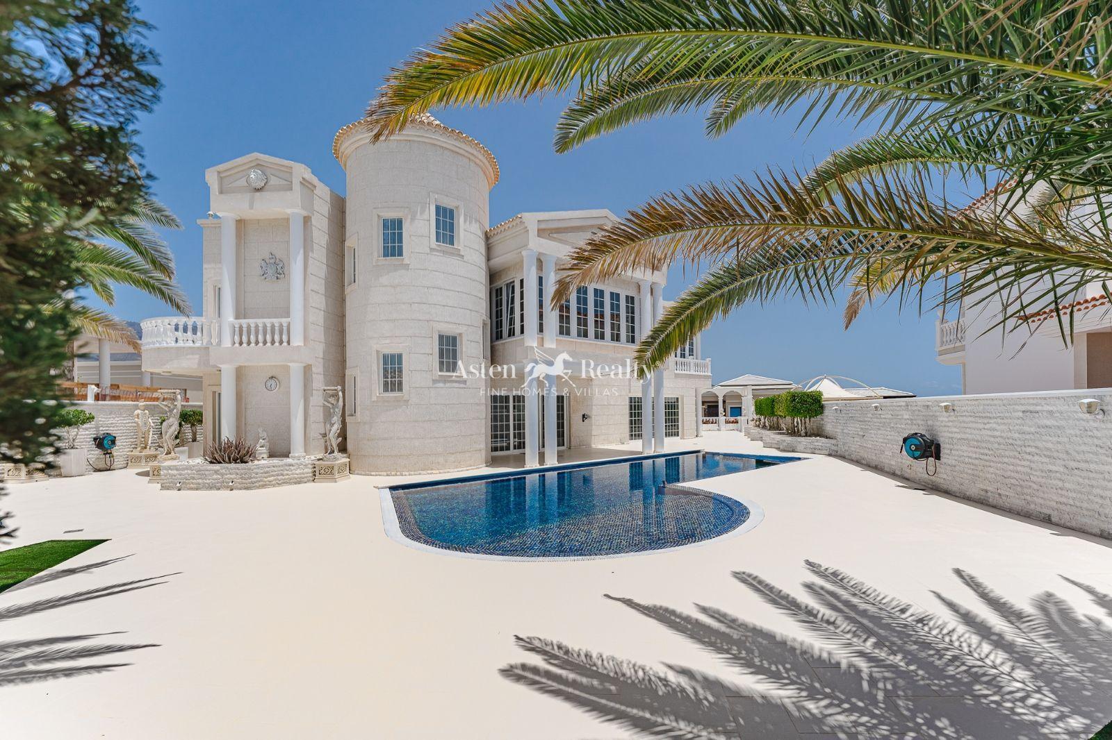 Villa de 6 dormitorios — Golf Costa Adeje, La Caleta — foto 1