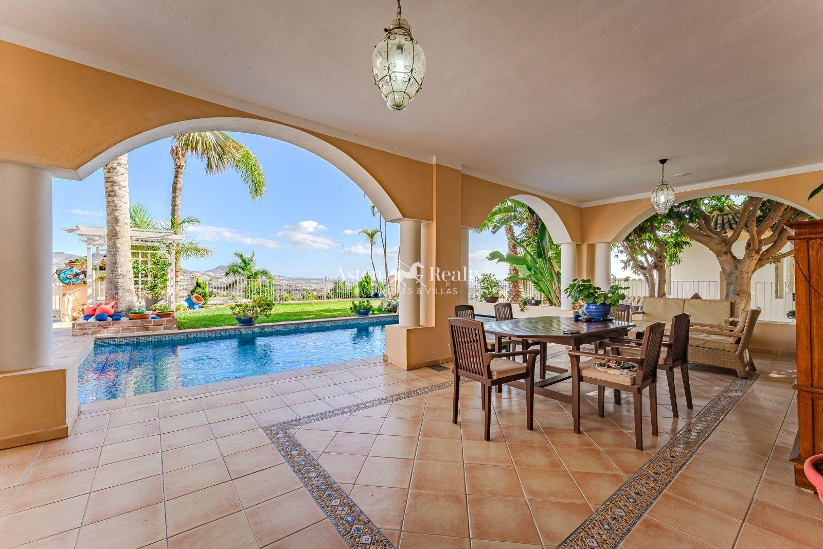 Villa de 6 dormitorios — Golf Costa Adeje, La Caleta — foto 2