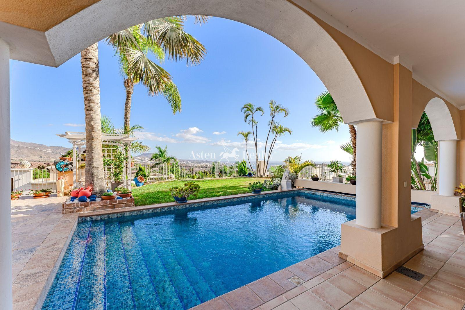 Villa de 6 dormitorios — Golf Costa Adeje, La Caleta — foto 3