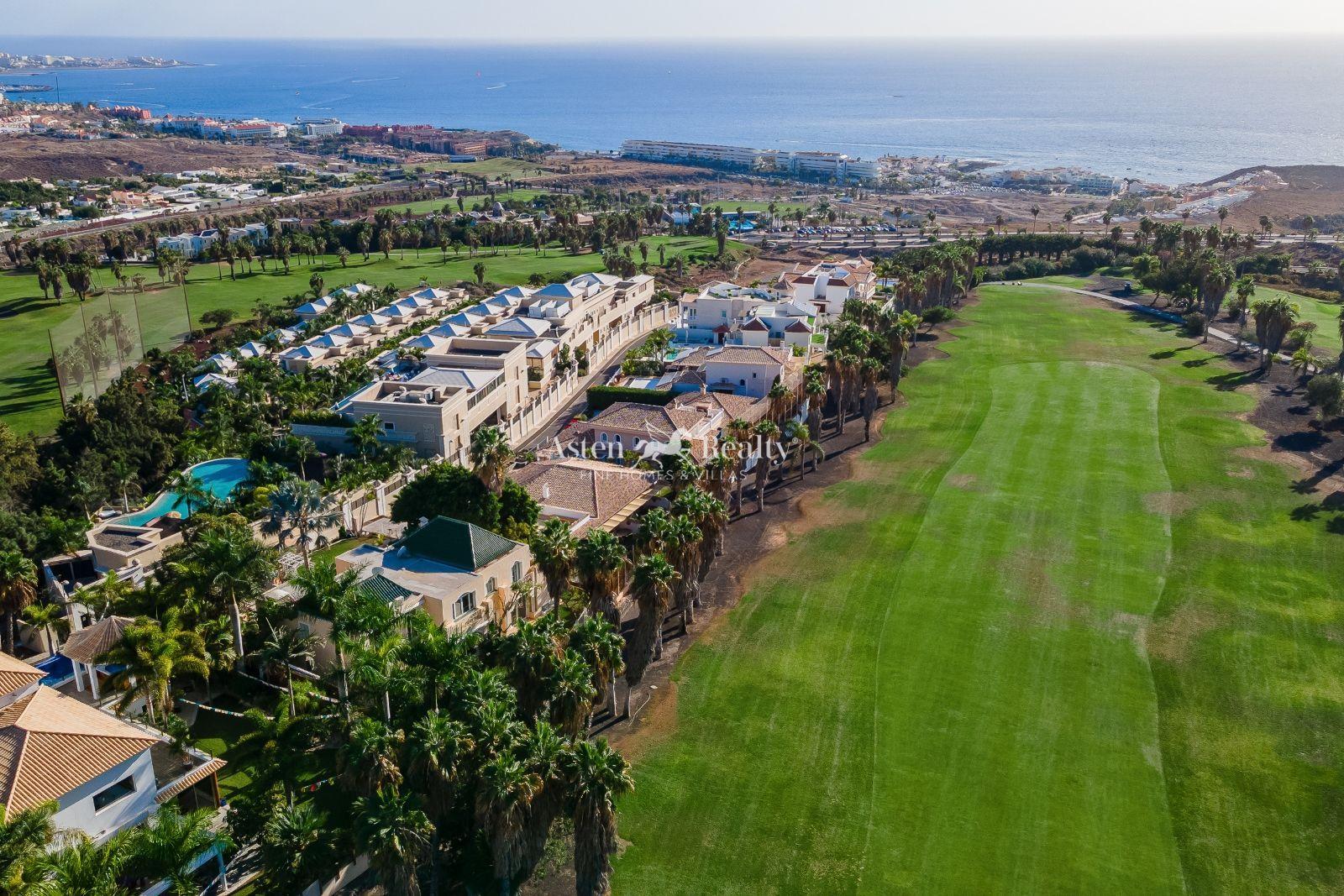 Villa de 6 dormitorios — Golf Costa Adeje, La Caleta — foto 1