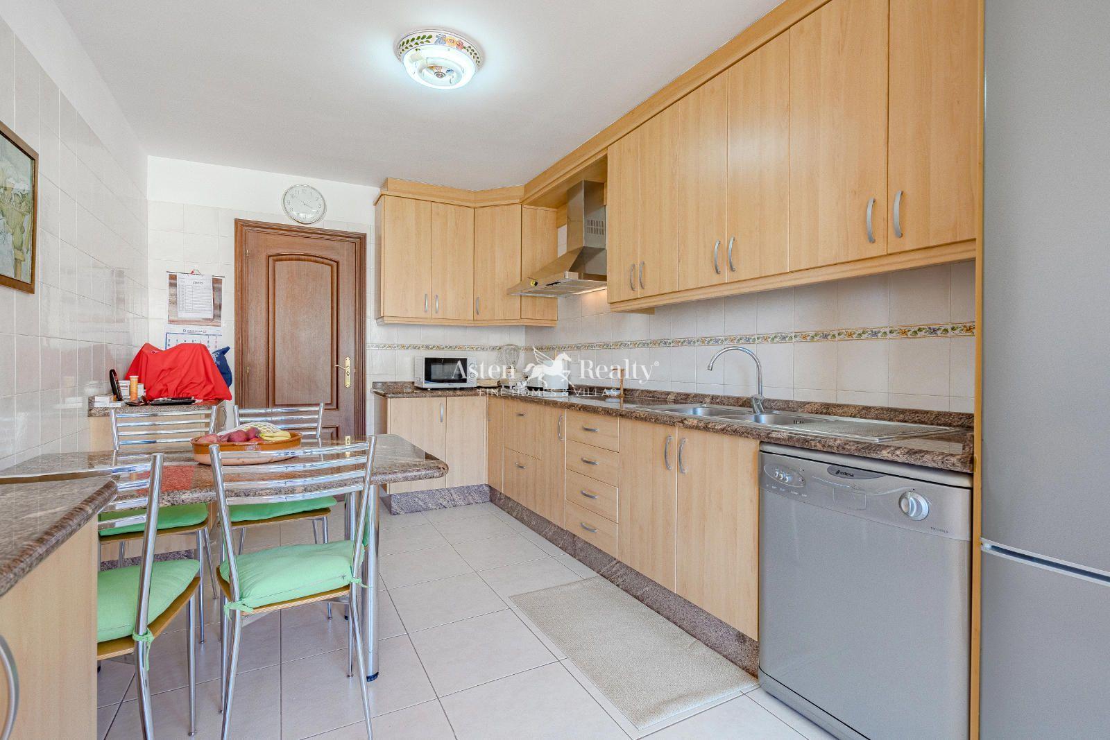 Apartamento de 4 dormitorios — Los Cristianos — foto 4
