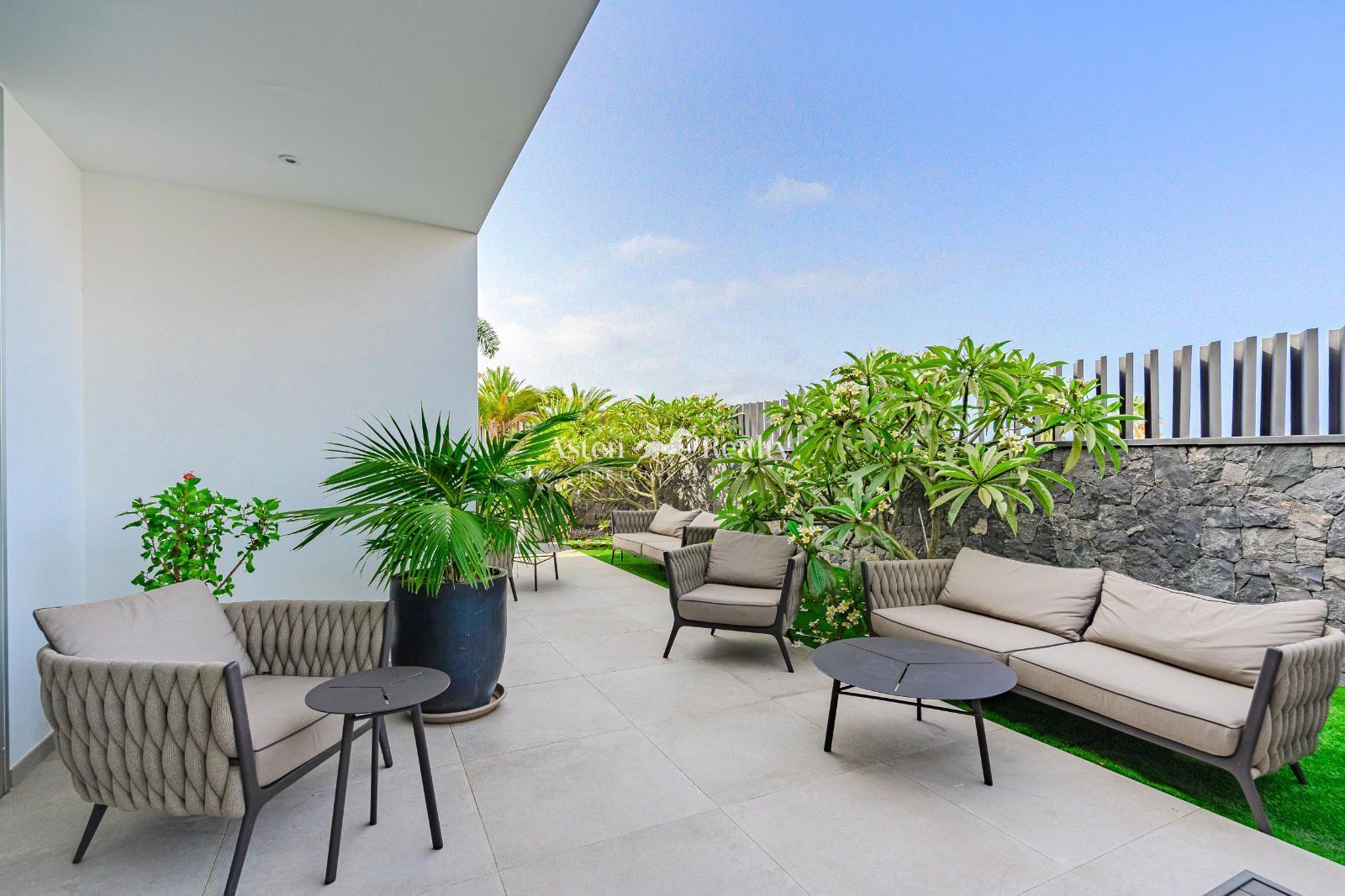 4-bedroom villa — Callao Salvaje — photo 5