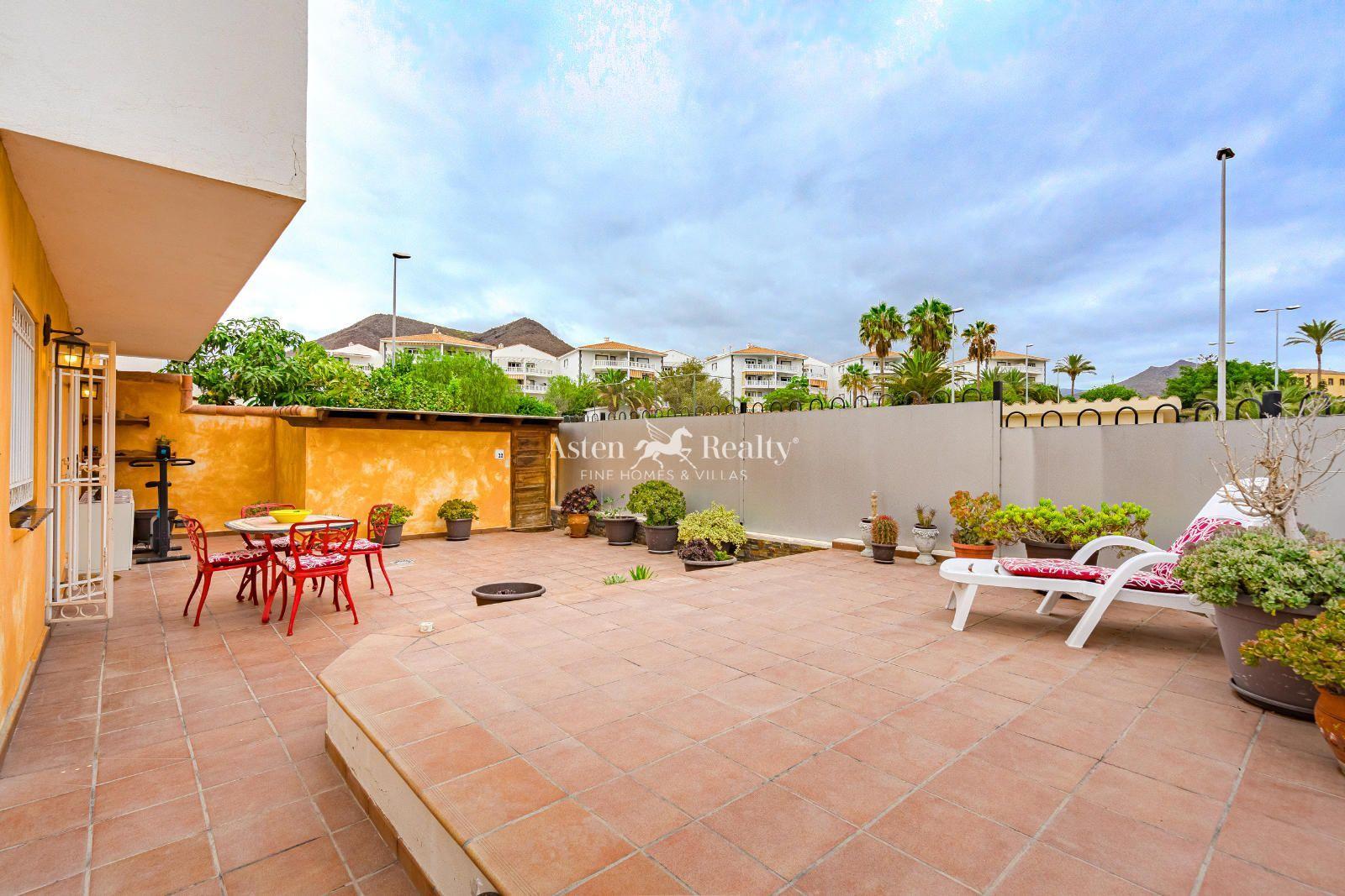 Apartamento de 3 dormitorios — Los Cristianos — foto 1