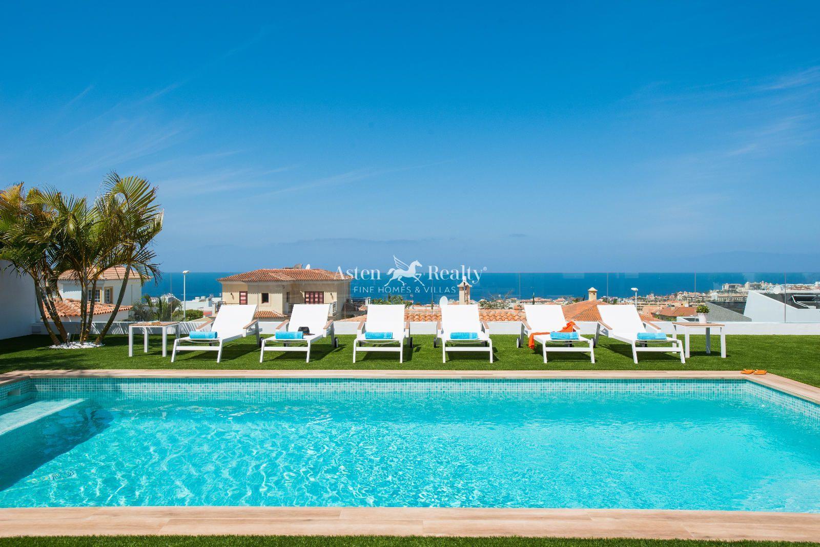 6-bedroom villa — El Madroñal, Torviscas Alto