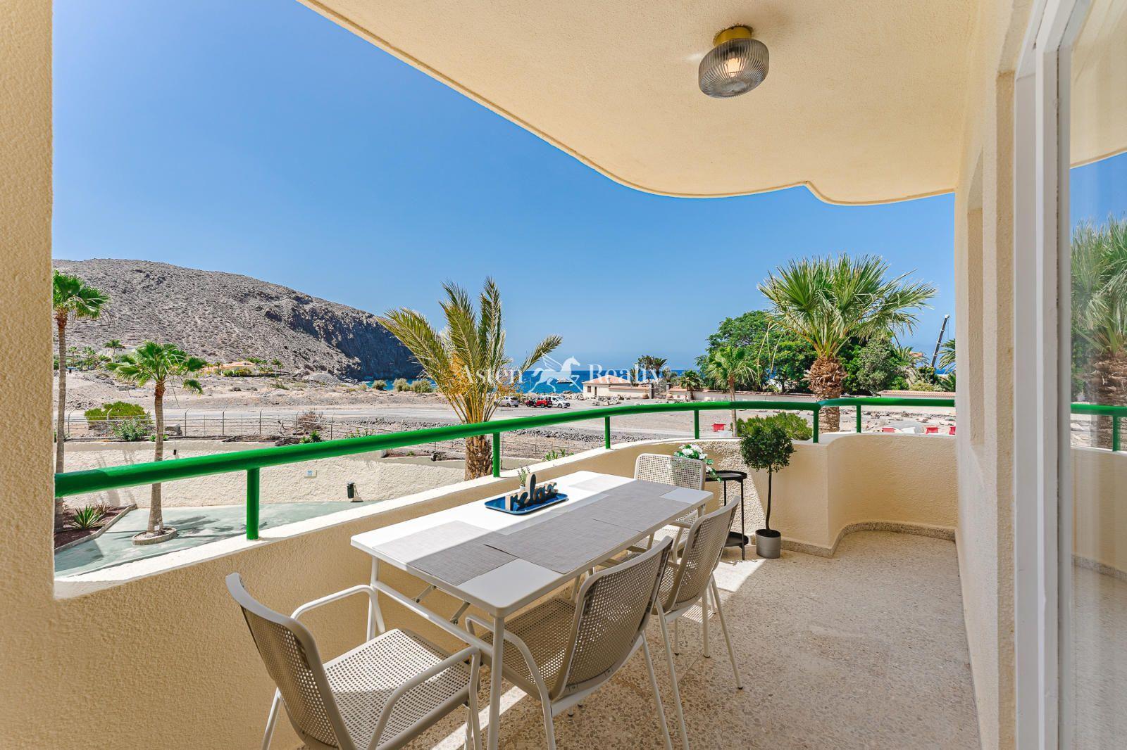 Apartamento de 1 dormitorio — Los Cristianos — foto 1