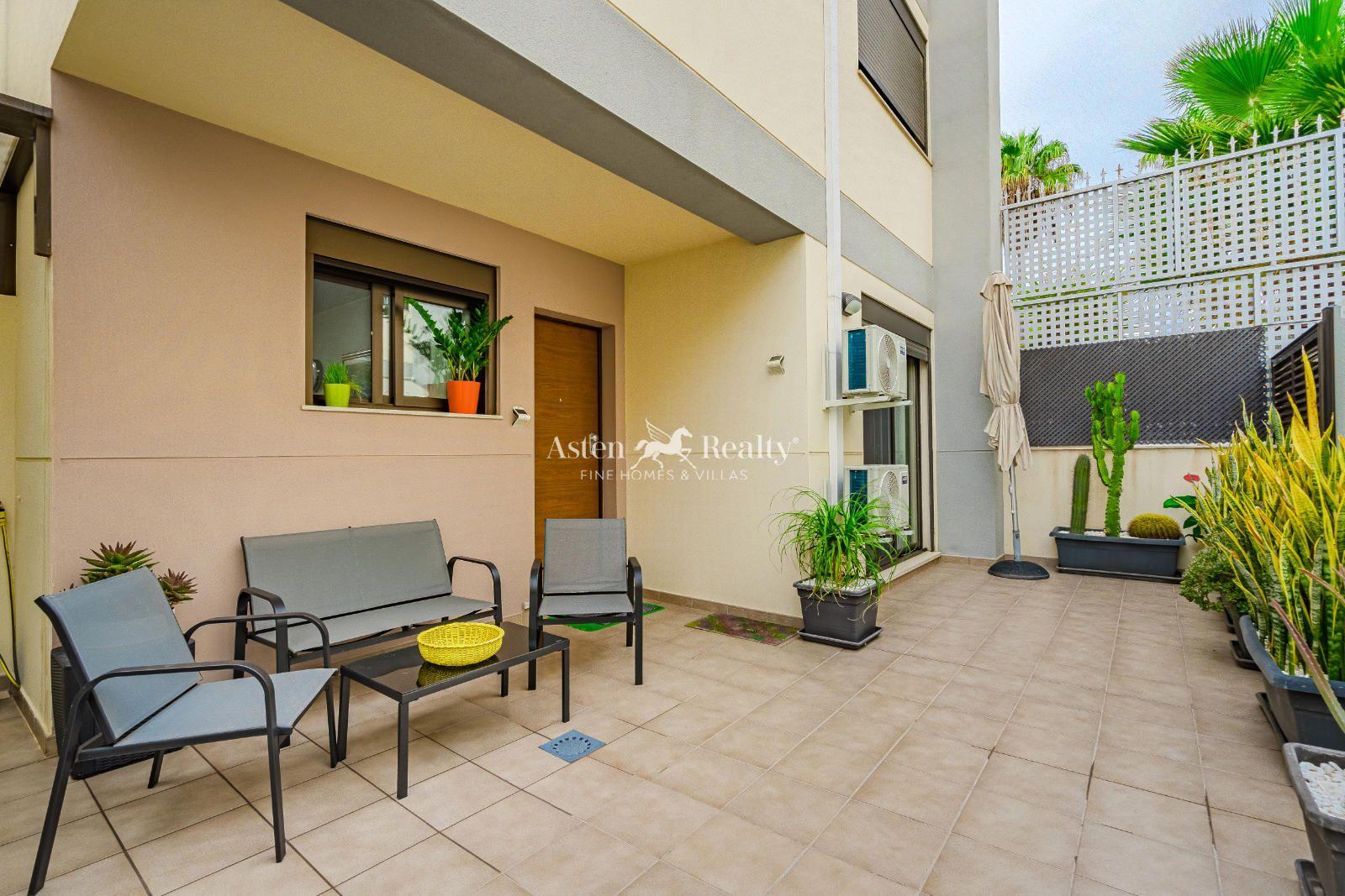 Townhouse — Parque de la Reina — 3-bedroom townhouse — Parque de la Reina