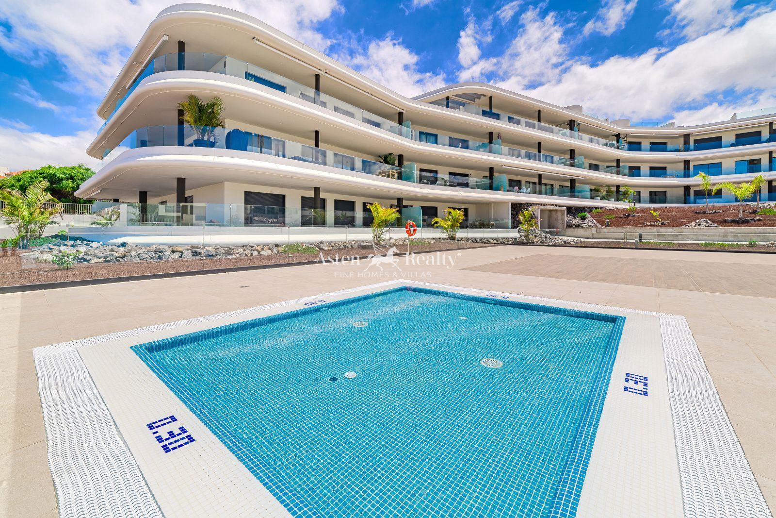 3-bedroom penthouse — El Madroñal, Torviscas Alto