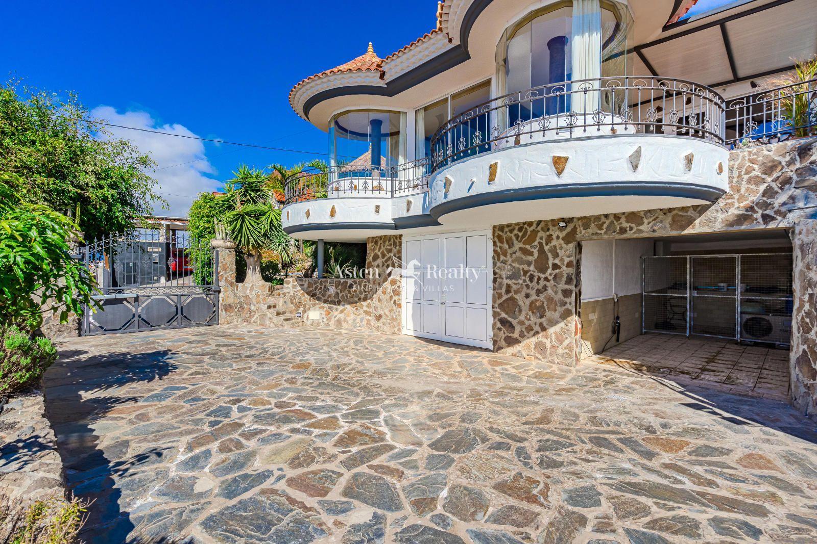 6-bedroom villa — Los Menores, Adeje — photo 3