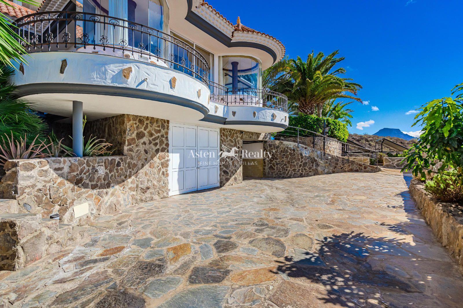 6-bedroom villa — Los Menores, Adeje — photo 4