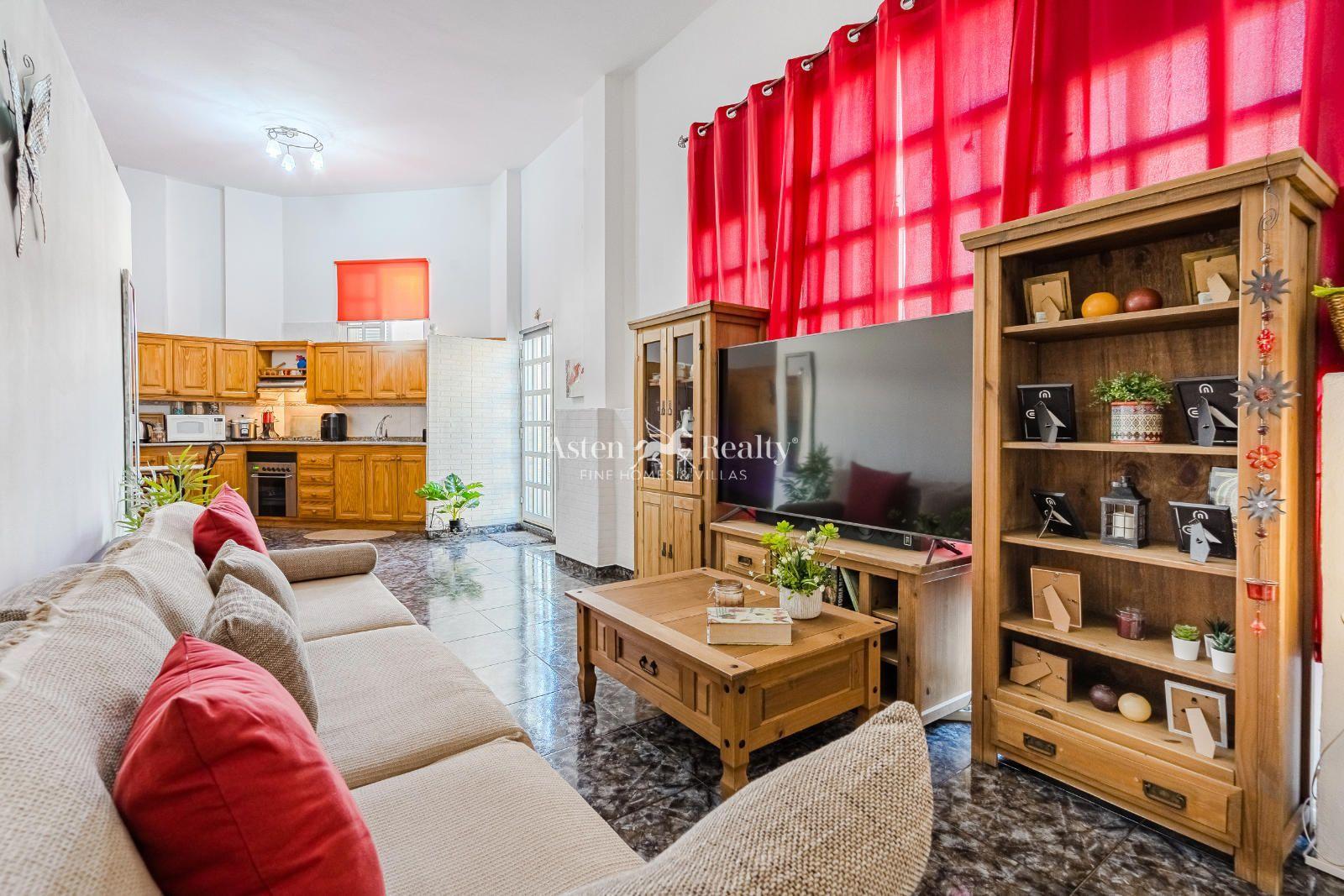 3-bedroom villa — Alcalá — photo 2