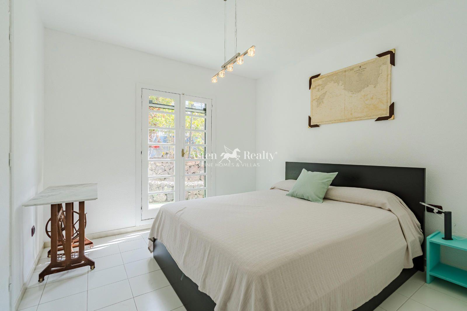 Apartamento de 2 dormitorios — Los Cristianos — foto 2