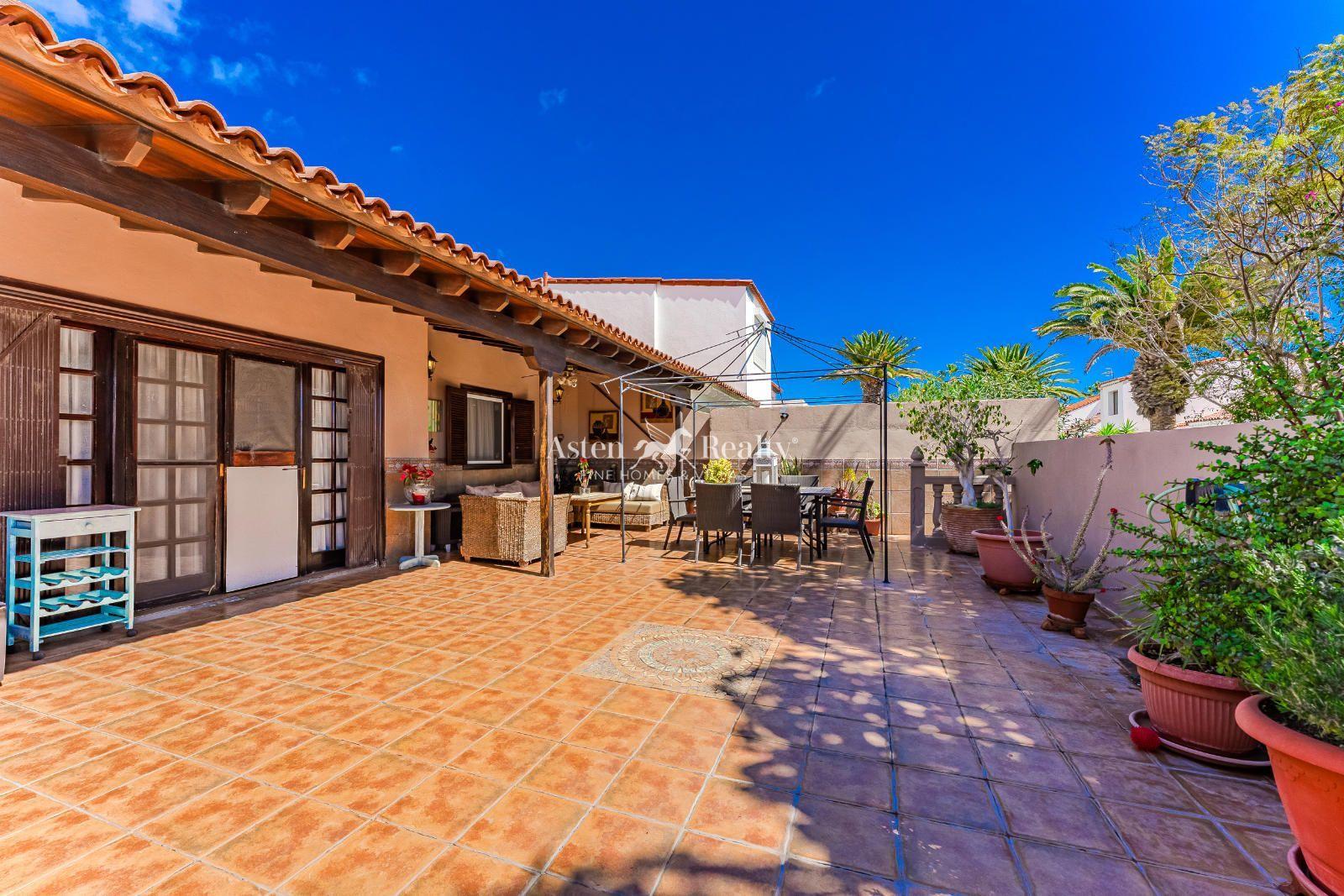 4-bedroom bungalow — Golf del Sur — photo 2