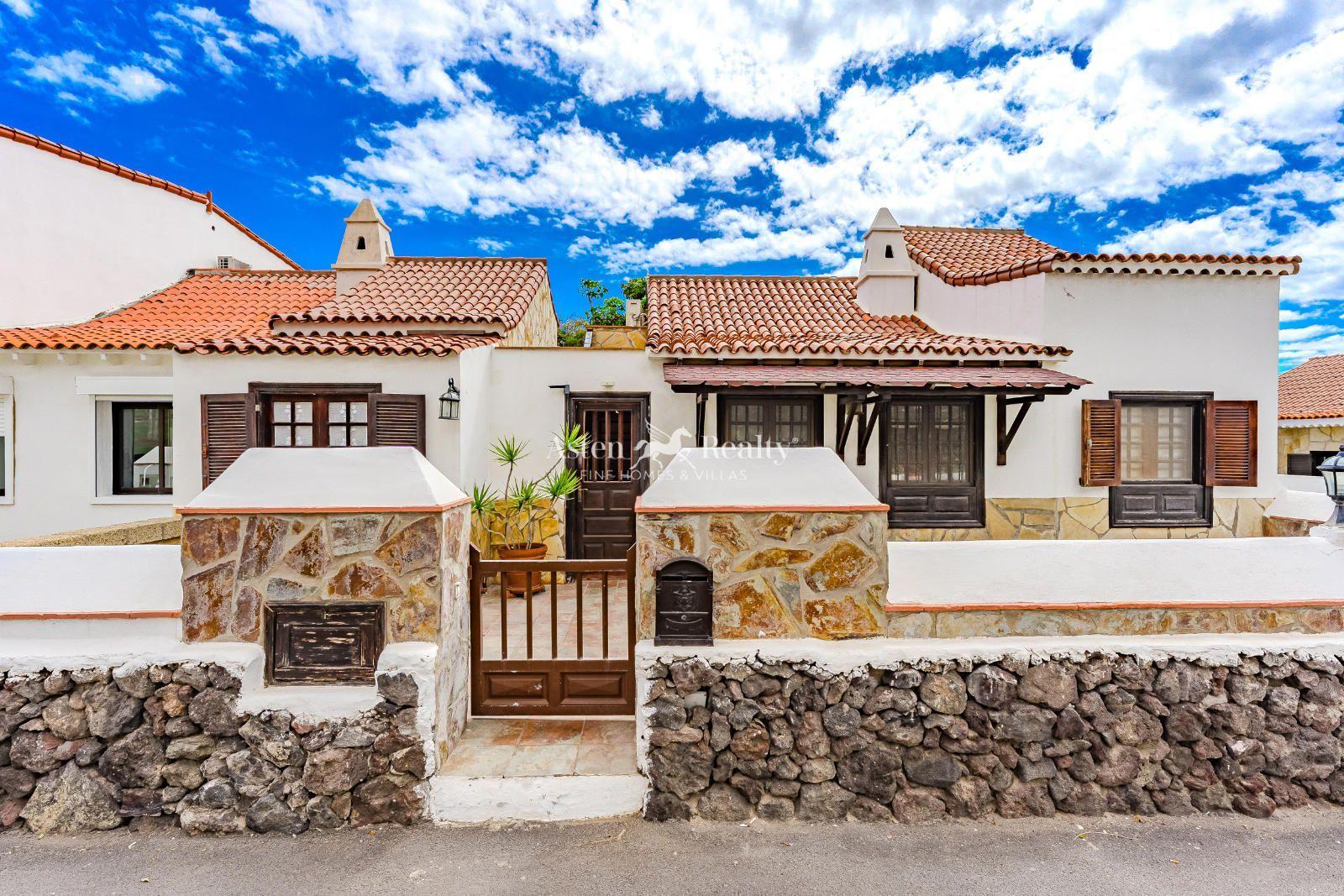 4-bedroom bungalow — Golf del Sur — photo 1