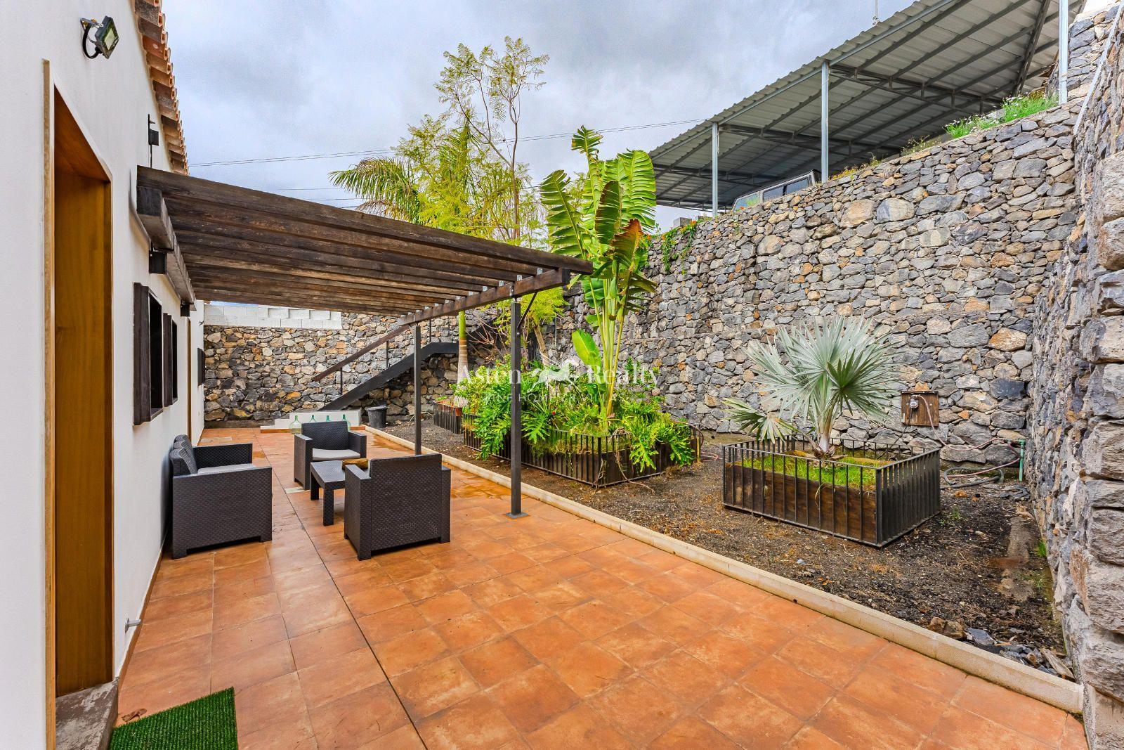 Villa de 4 dormitorios — Tejina de Isora — foto 1