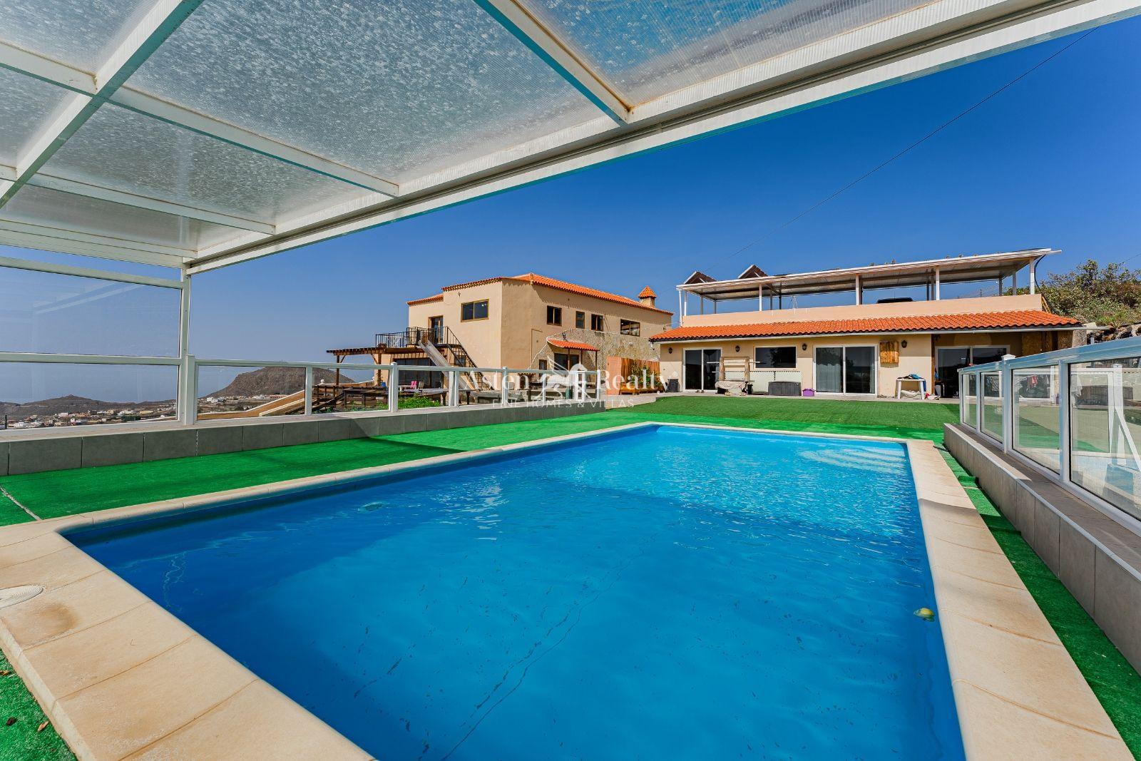 House — San Miguel — 6-bedroom house — San Miguel