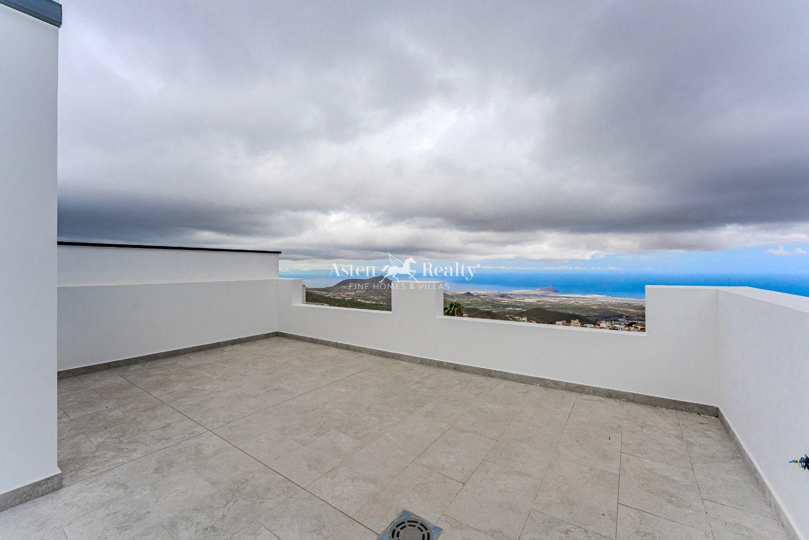 Townhouse — San Miguel — 5-bedroom townhouse — San Miguel