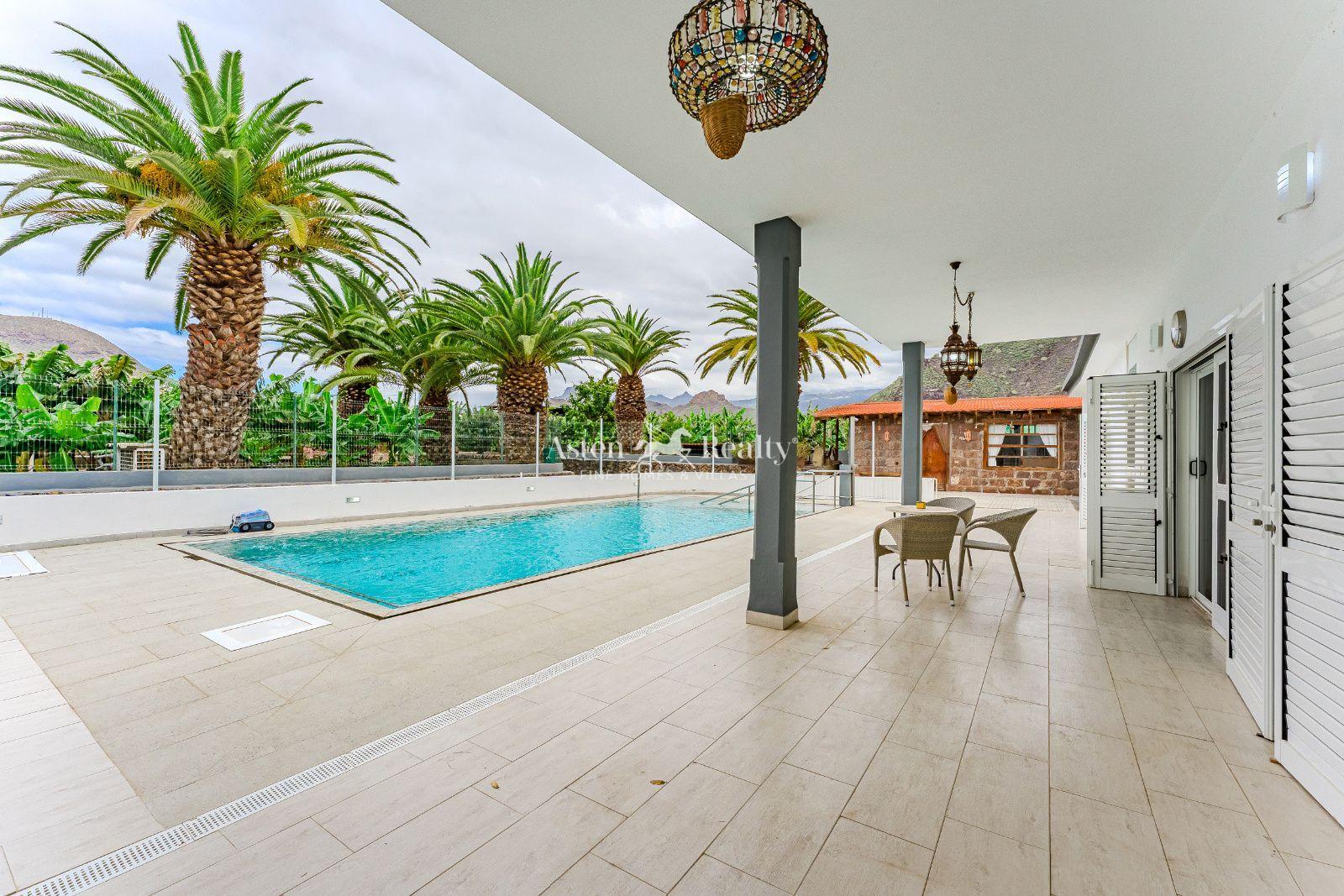 Villa de 5 dormitorios — Guaza — foto 1