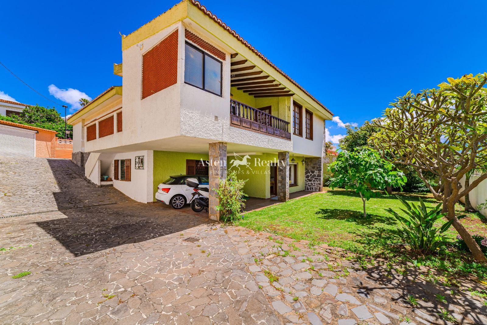 Casa de 6 dormitorios — San Cristóbal de la Laguna — foto 1