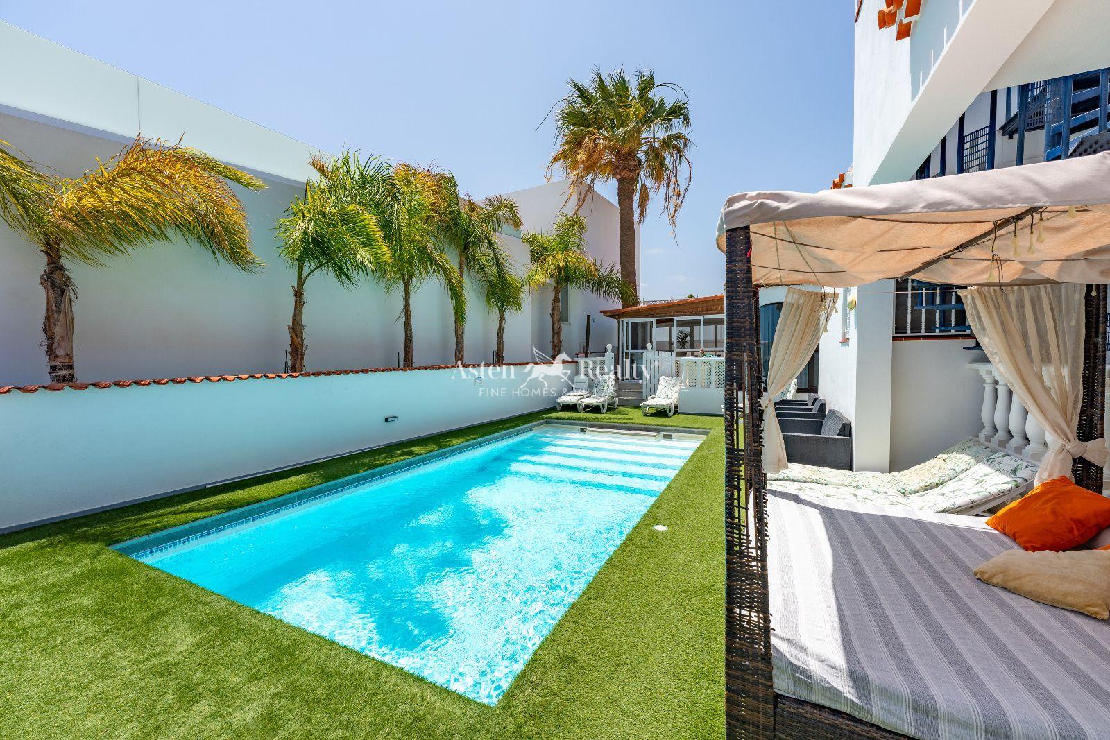 Villa de 4 dormitorios — Golf del Sur — foto 1