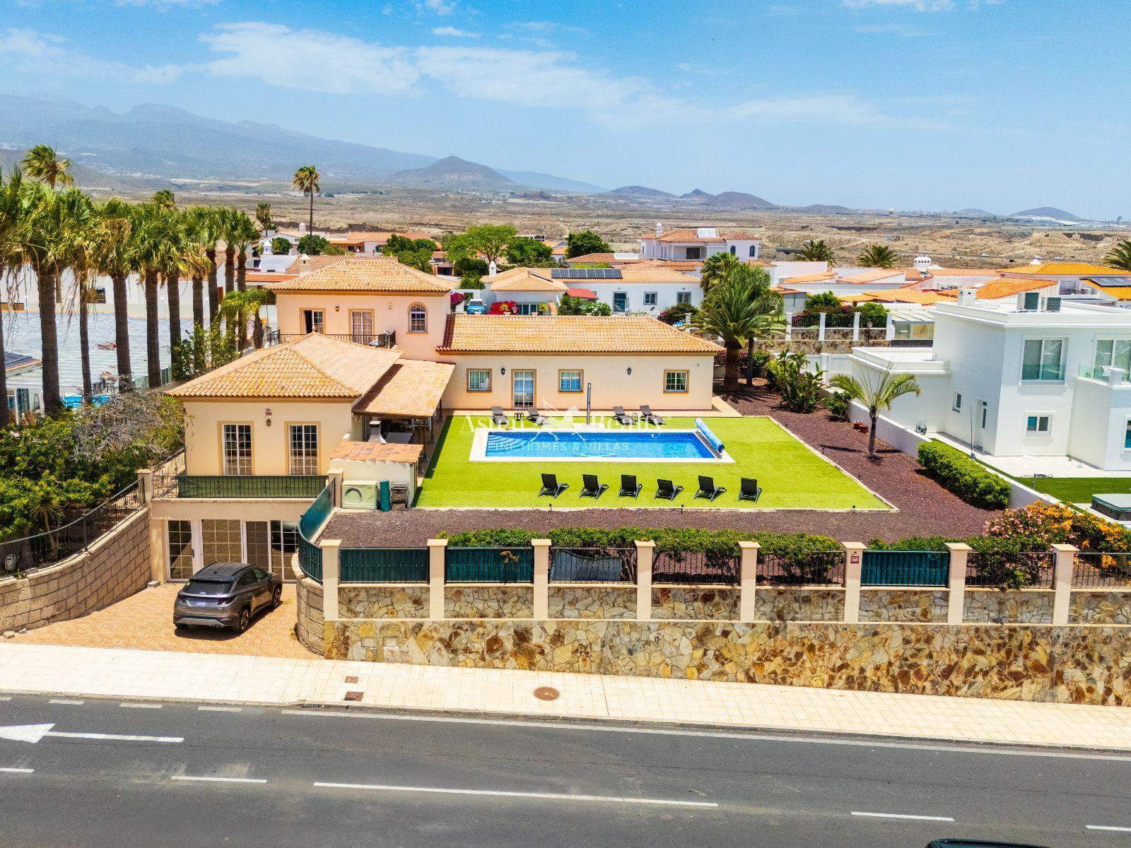 Villa — Golf del Sur — Villa de 8 dormitorios — Golf del Sur