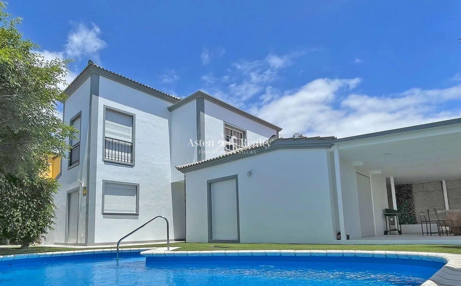 Maison de ville 3 chambres — El Madroñal, Torviscas Alto — photo 1