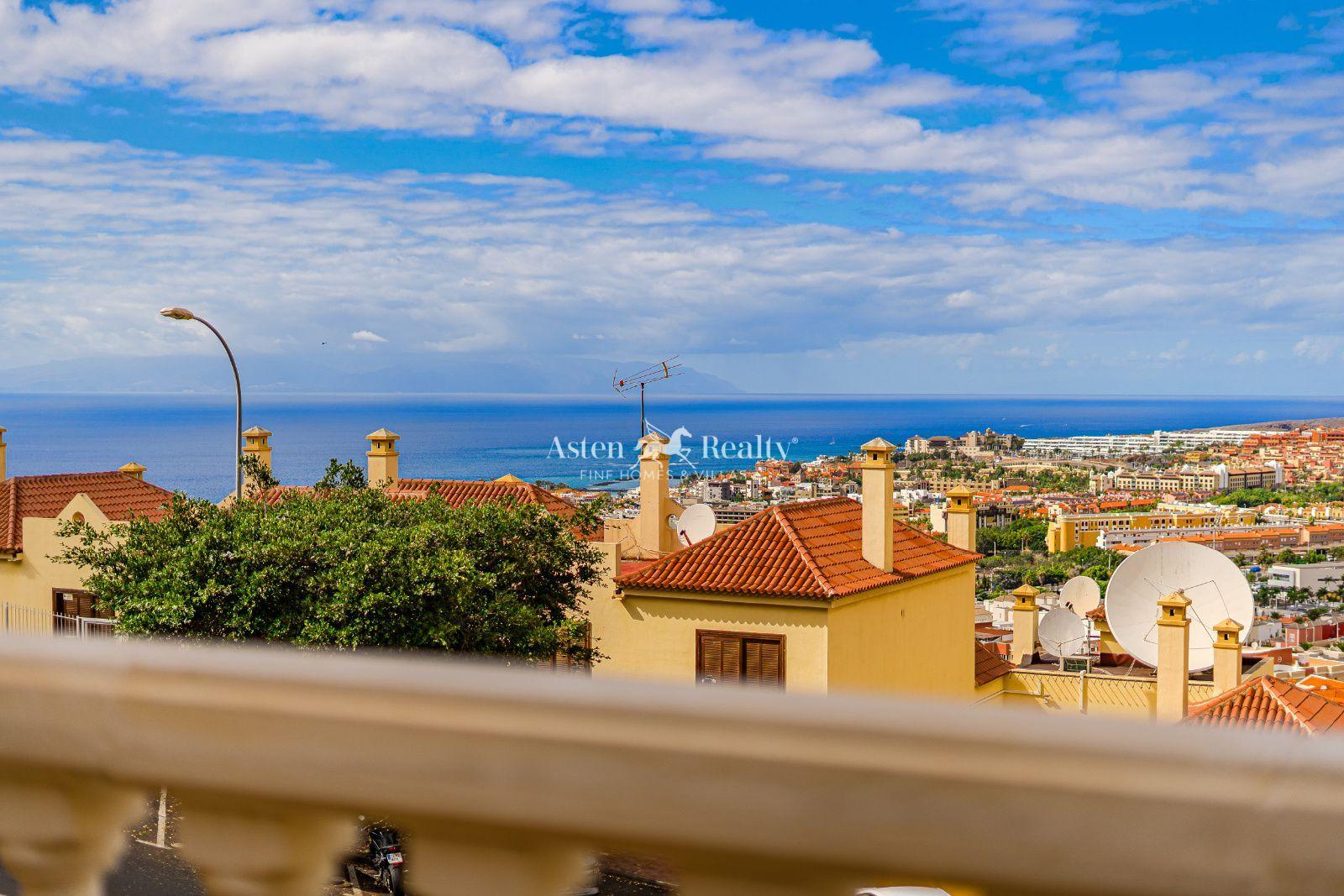 Apartamento de 2 dormitorios — Roque del Conde, Torviscas Alto — foto 1