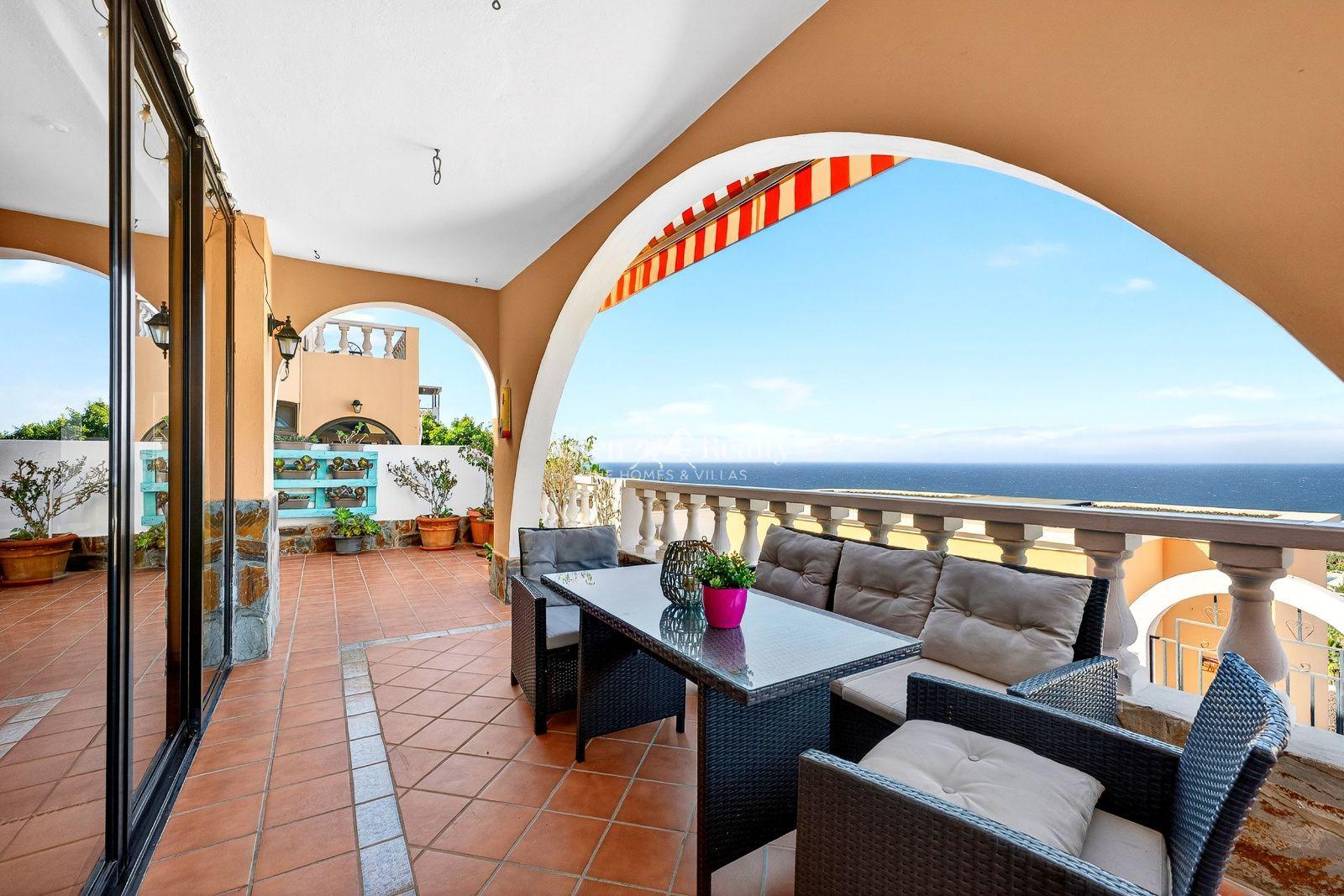 Villa de 4 dormitorios — San Eugenio Alto — foto 1