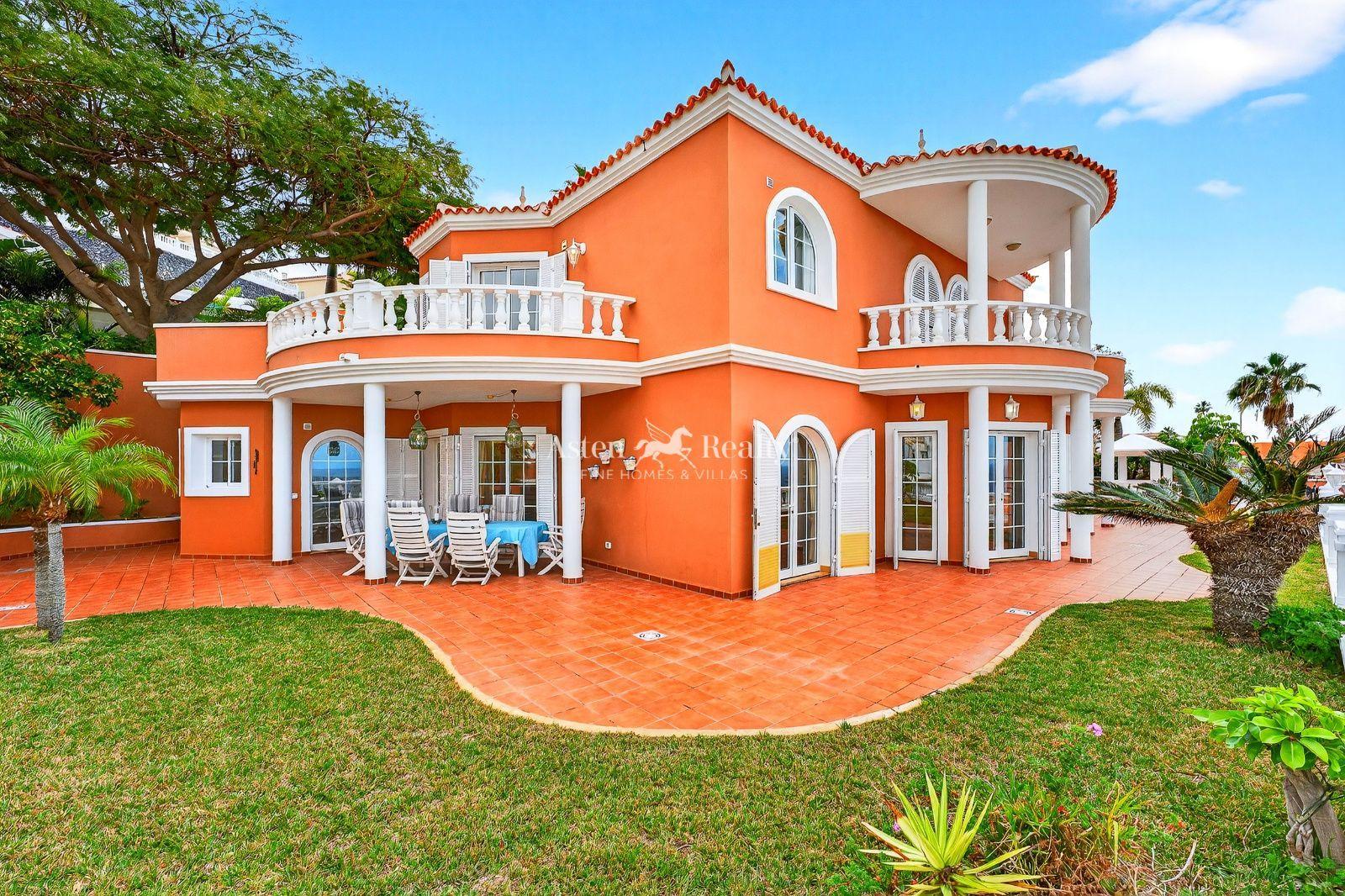 5-bedroom villa — San Eugenio Bajo — photo 4