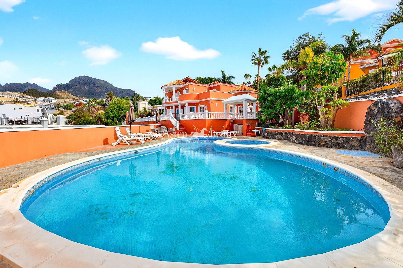 5-bedroom villa — San Eugenio Bajo — photo 3