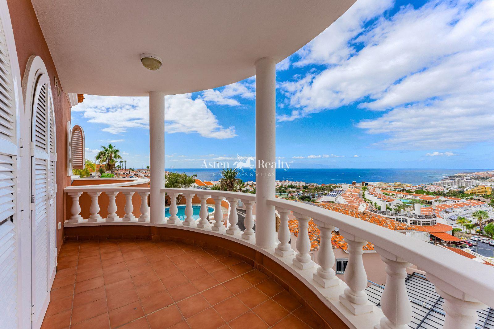 Villa — San Eugenio Bajo — 5-bedroom villa — San Eugenio Bajo
