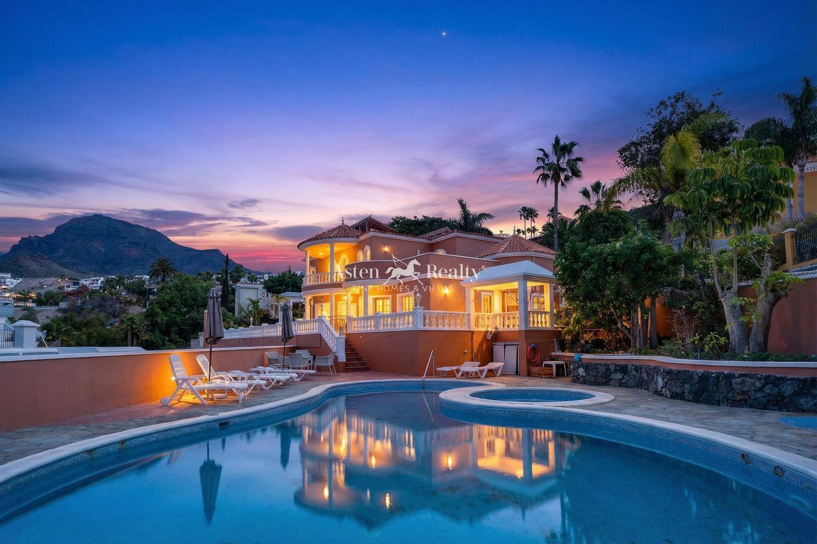 5-bedroom villa — San Eugenio Bajo — photo 2