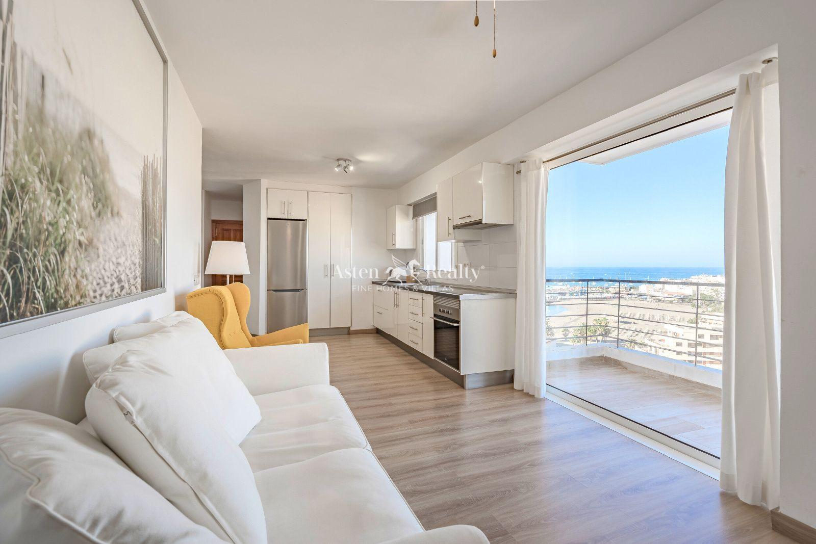 Apartamento de 1 dormitorio — Los Cristianos — foto 1