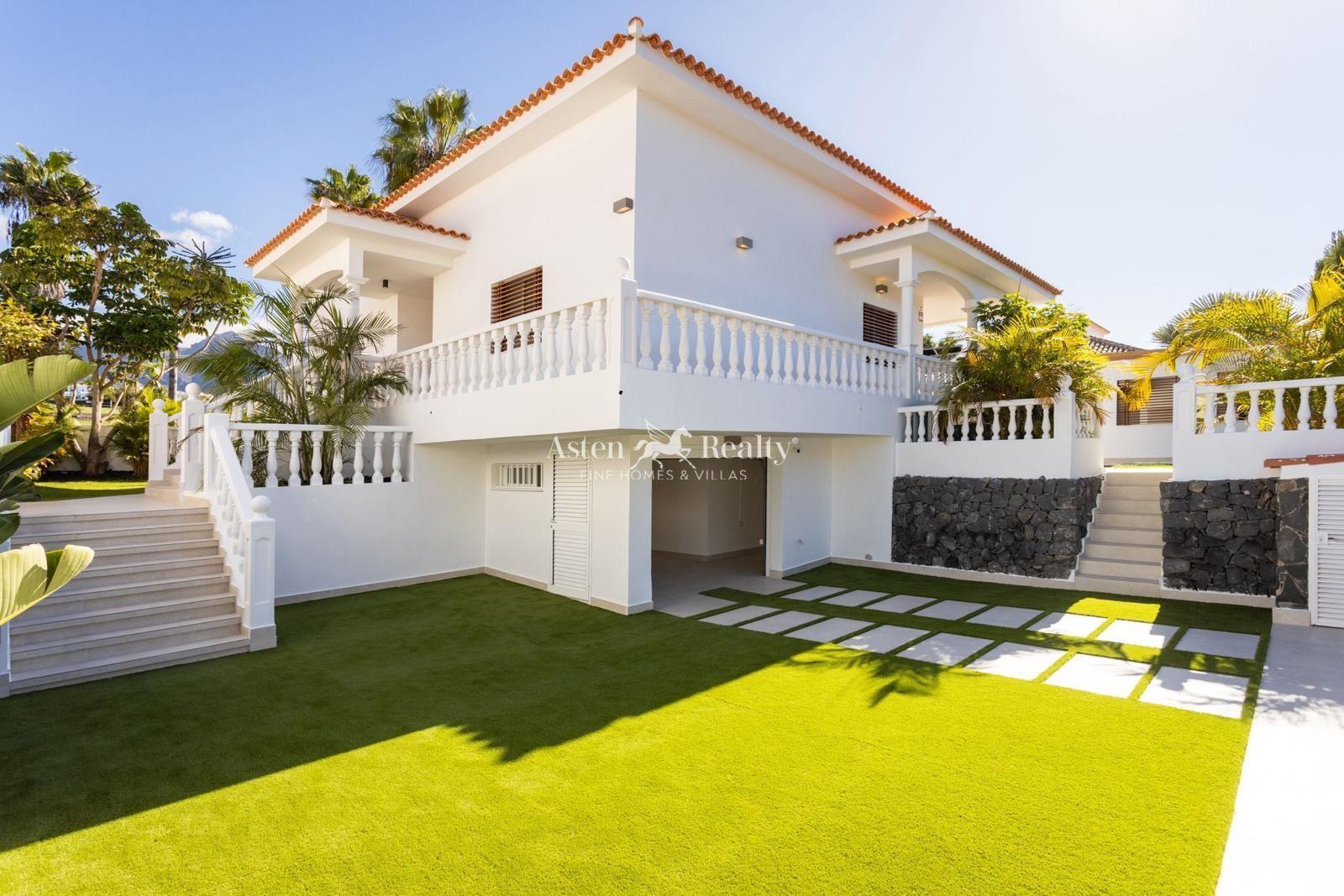 5-bedroom villa — Golf Costa Adeje, La Caleta — photo 2