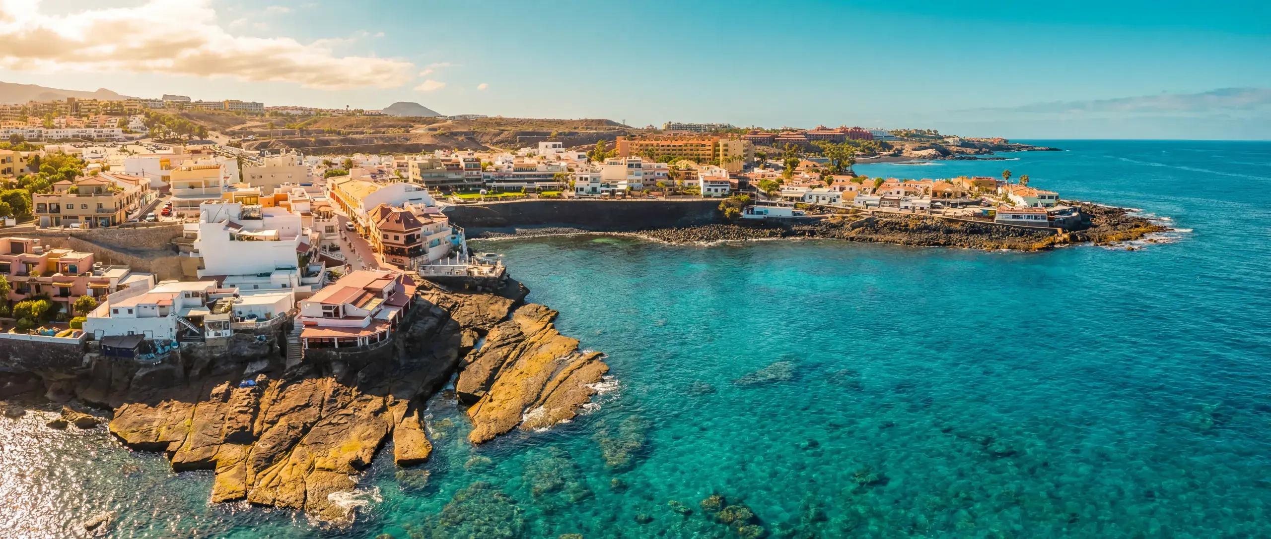 Crique turquoise de La Caleta sur la côte ouest de Tenerife