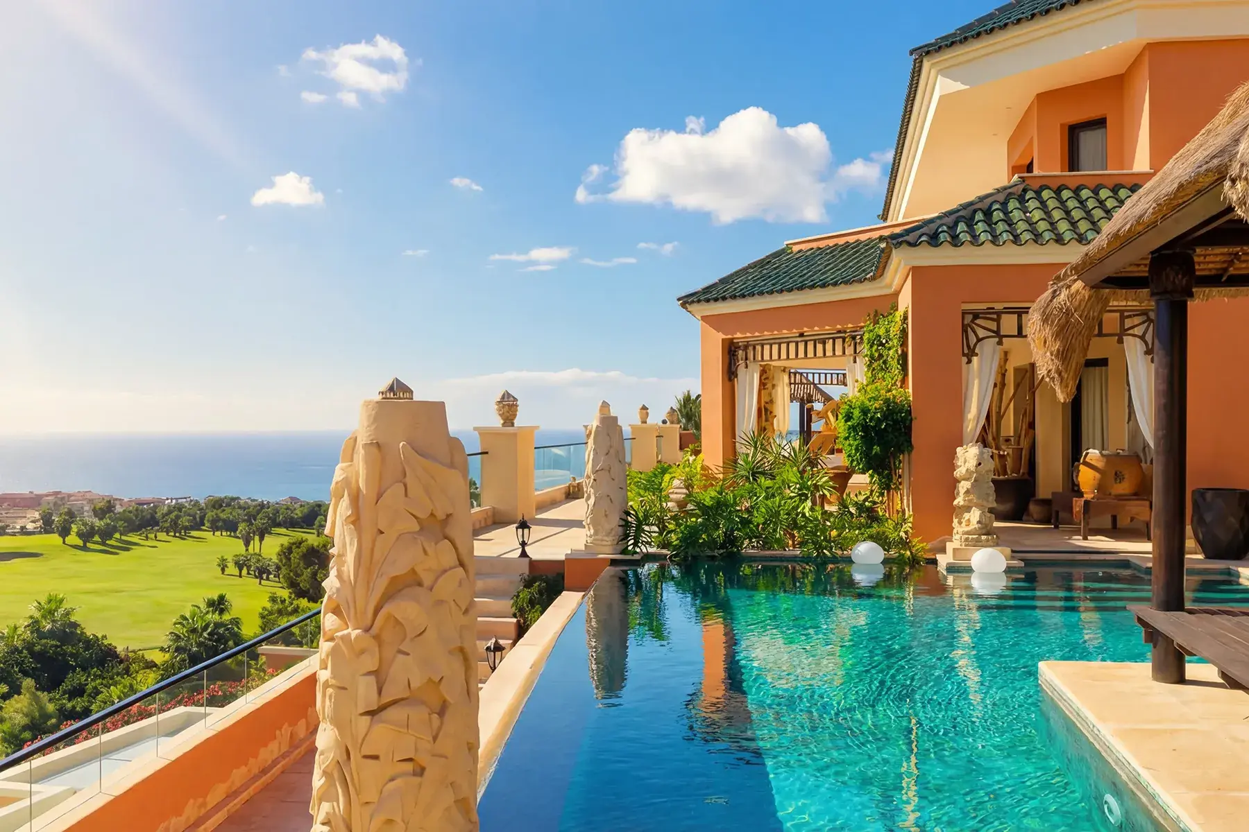 Villa contemporaine avec piscine dans les hauteurs d'Adeje